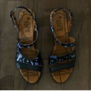 The Art Company block heel, brand new condition!